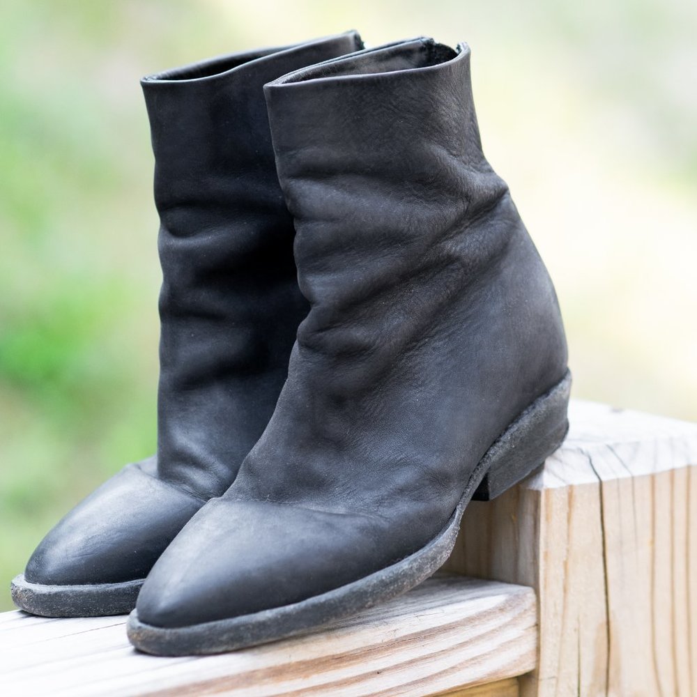 Cinzia Araia Black Leather Ankle Boots